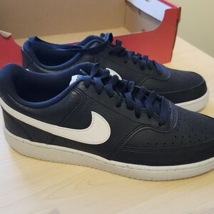 Nike Men's Black and White Sneakers